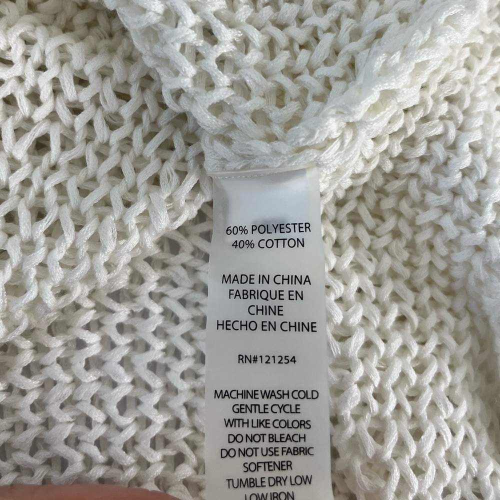 NWT JoFit Stay Inn Sweater size Small in White Asymmetrical Long Hem - Picture 10 of 10